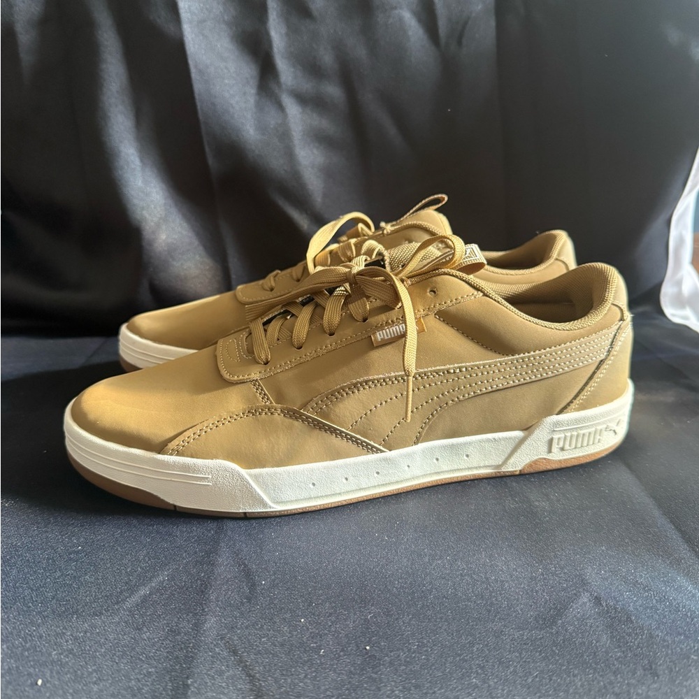 Puma Men's Tan Sneakers